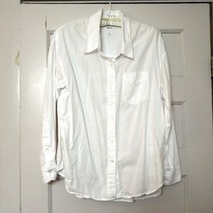 The classic Wilfred free relaxed white shirt!